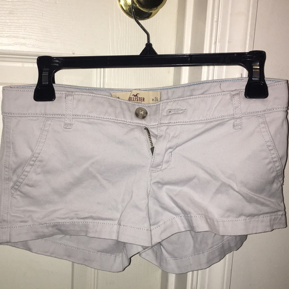 Cream low rise Hollister shorts